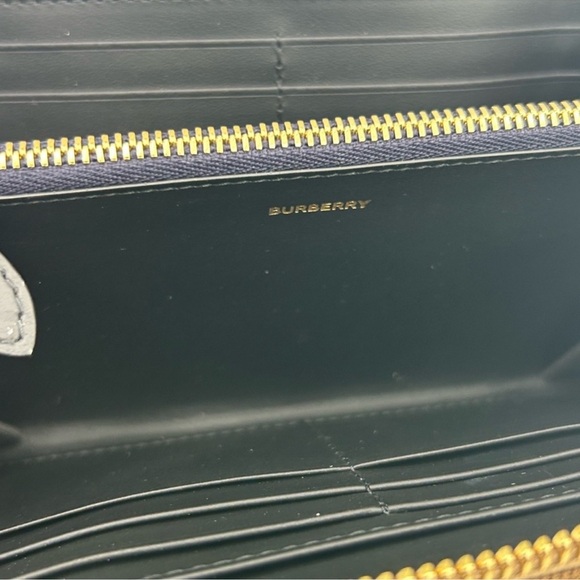 Women’s Burberry classic check zip around wallet made in Italy - Picture 8 of 11